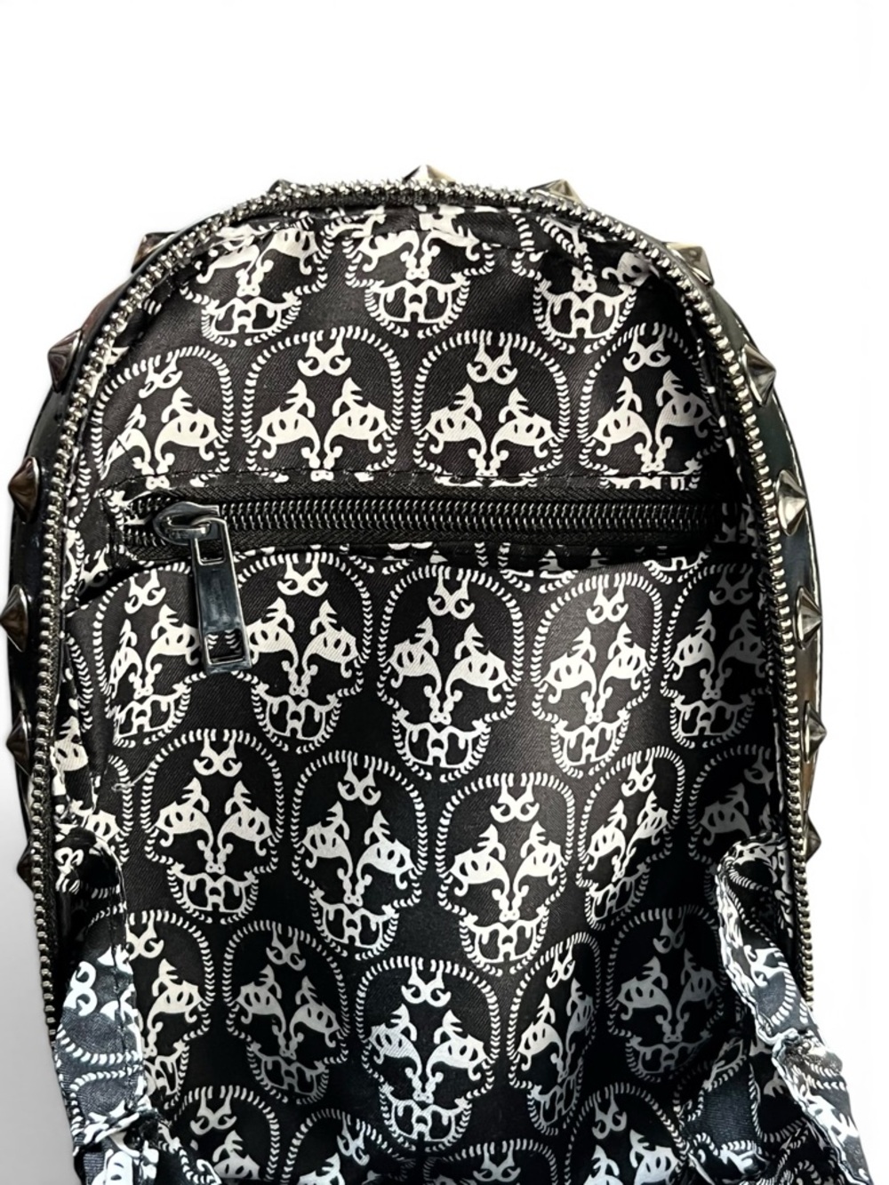 Black Skull Head Crossbody Bag Studded Goth Horror Convertible Mini Backpack New - Picture 8 of 9